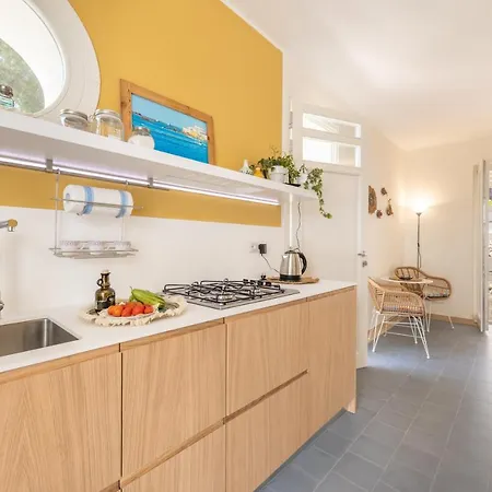 Apartment Raffaela - Piano Terra - Via Tasso Torre Suda